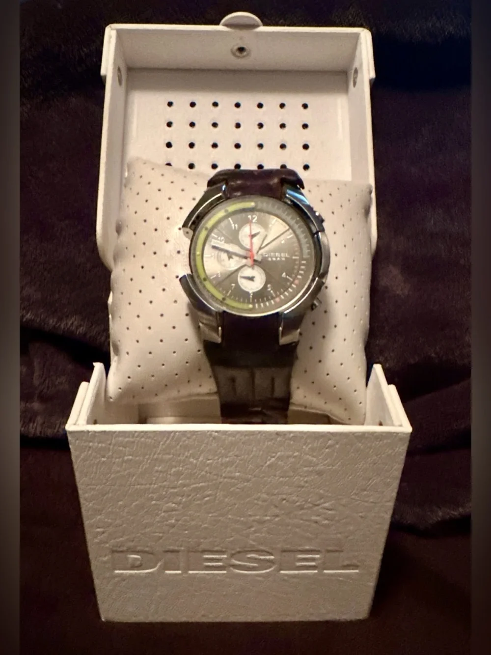 Diesel DZ-4128 Men's Watch with Green Accent and Orange Second Hand Preowned